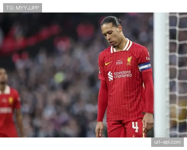 安菲尔德全场高歌“你永不独行”，送别今夏确认离队的队长范戴克